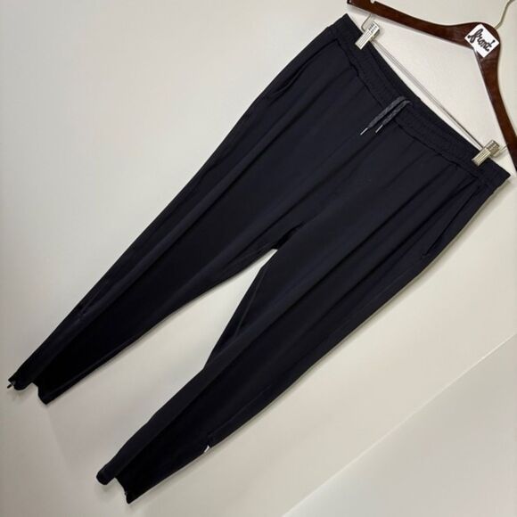 Vuori XL Black Jogger Pants Athletic Sporty Preppy Luxury Athleisure Old Money